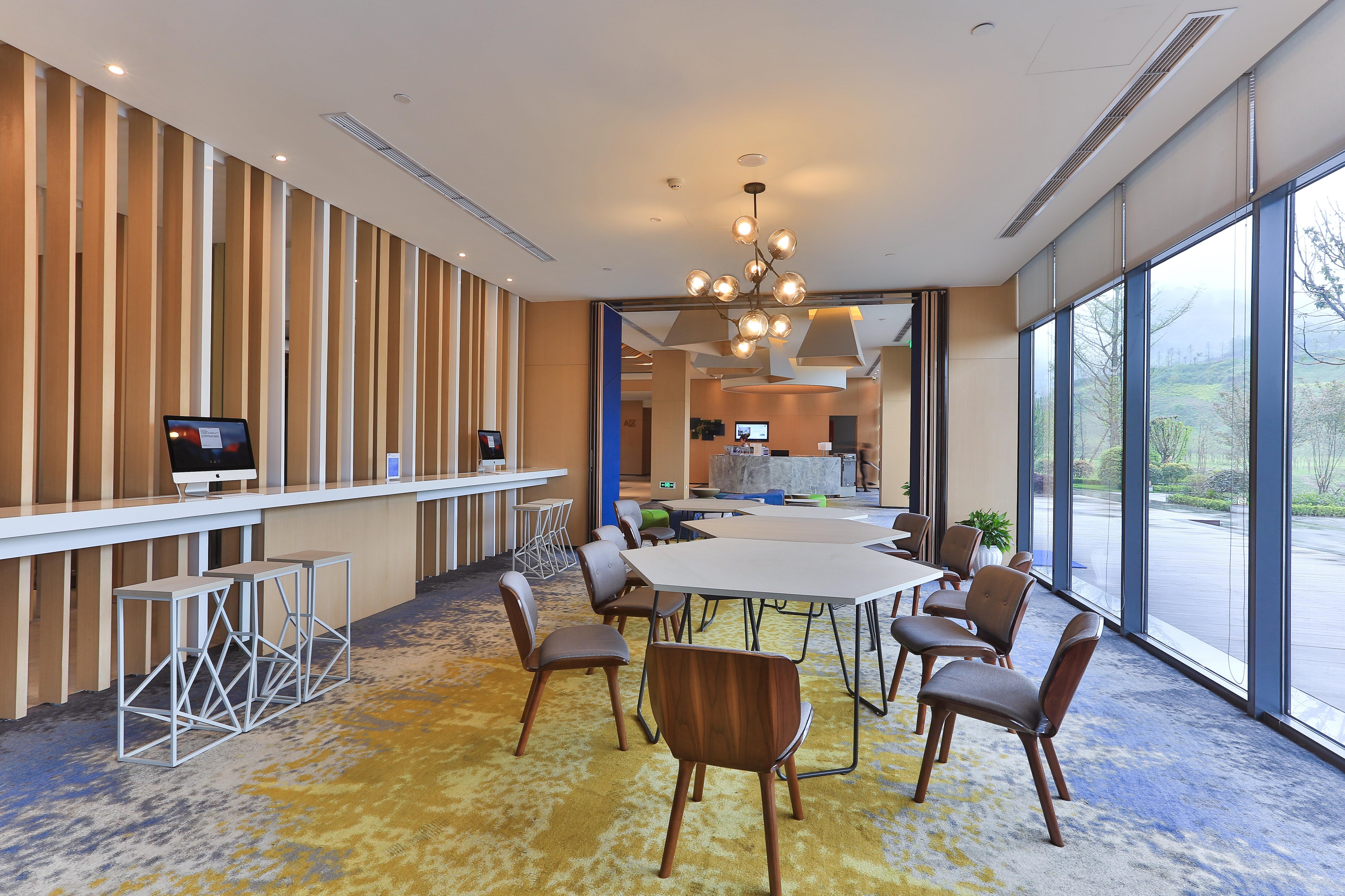 Holiday Inn Express Emei Mountain By Ihg Емейшань Екстер'єр фото