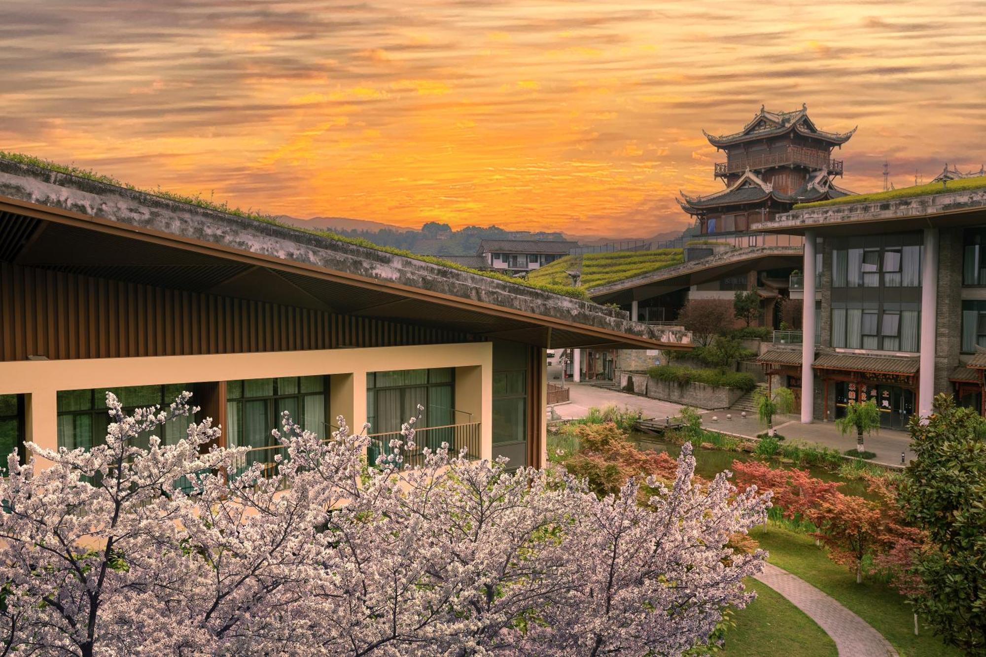Holiday Inn Express Emei Mountain By Ihg Емейшань Екстер'єр фото