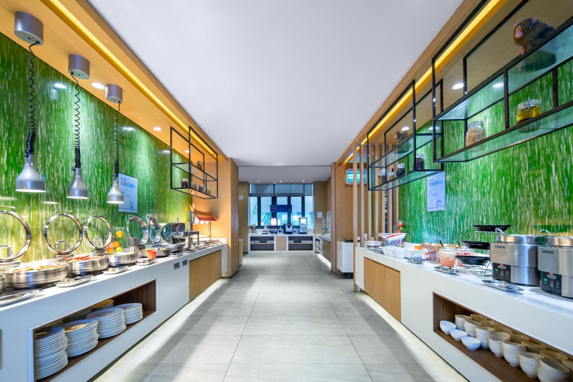 Holiday Inn Express Emei Mountain By Ihg Емейшань Екстер'єр фото