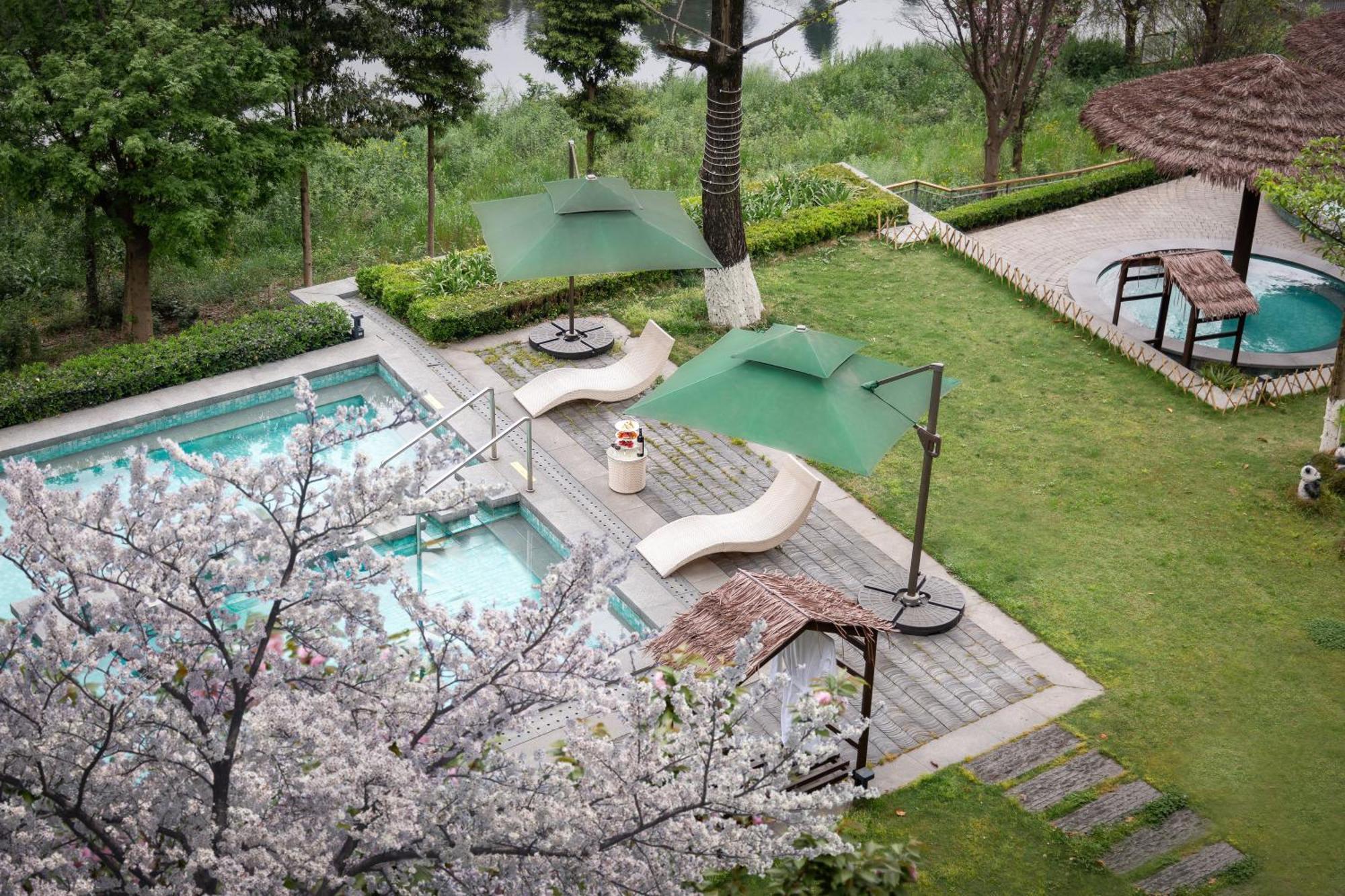 Holiday Inn Express Emei Mountain By Ihg Емейшань Екстер'єр фото